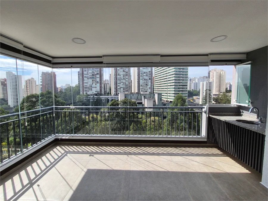 Apartamento à venda com 4 quartos, sendo 2 suítes,  em Jardim Vazani, São Paulo, SP
