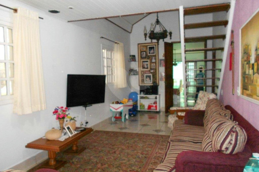 Sobrado à venda com 3 quartos, sendo 1 suíte,  em Vila Guilherme, São Paulo, SP