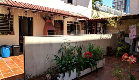 Sobrado à venda com 5 quartos, sendo 1 suíte,  em Vila Nova Conceição, São Paulo, SP