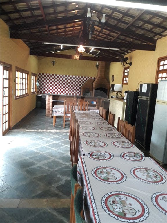 Casa à venda com 6 quartos, sendo 4 suítes, no condomínio Recanto dos Palmares, Atibaia - SP