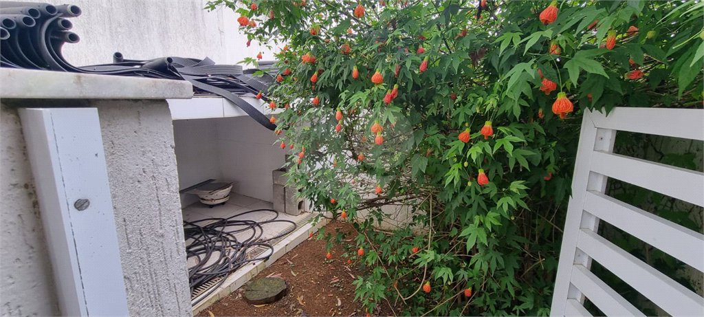 Casa à venda com 5 quartos, sendo 2 suítes, no condomínio Swiss Park, São Bernardo do Campo - SP