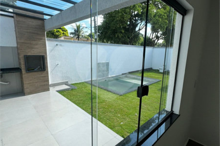 Casa à venda com 3 quartos, sendo 1 suíte, no condomínio Parque Guará, Rio de Janeiro - RJ