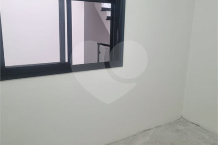 Sobrado à venda com 3 quartos, sendo 1 suíte, em Vila São Paulo, São Paulo, SP