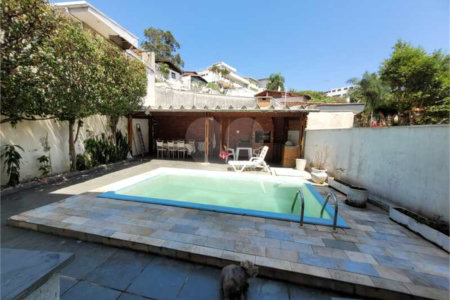 Sobrado à venda com 6 quartos, sendo 2 suítes, em Vila Romana, São Paulo, SP