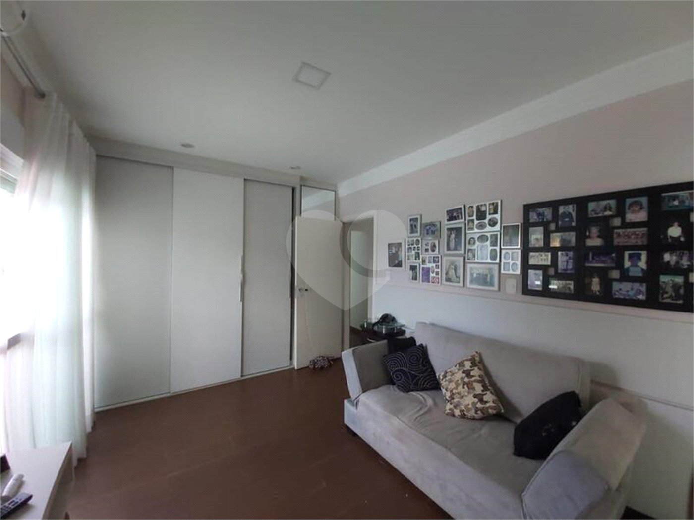 Casa à venda com 4 suítes no condomínio Aldeia da Serrinha, Sorocaba - SP