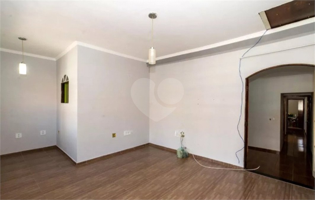 Casa à venda com 5 quartos, sendo 1 suíte, em Vila Rosália, Guarulhos, SP