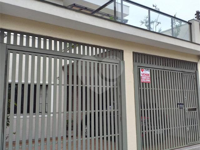 Sobrado à venda com 3 suítes em Vila Nivi, São Paulo, SP