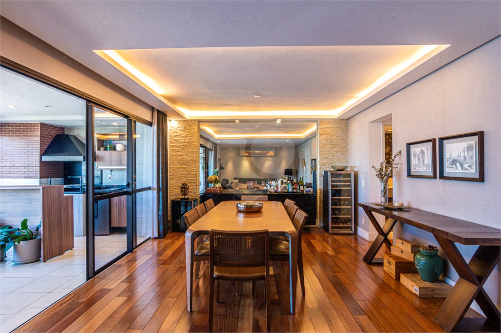 Apartamento à venda com 3 suítes em Granja Julieta, São Paulo, SP