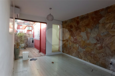 Casa à venda ou para alugar com 6 quartos em Bela Aliança, São Paulo, SP