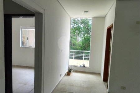 Casa à venda com 3 quartos, sendo 1 suíte, no condomínio Clube Florada Suzano, Suzano - SP