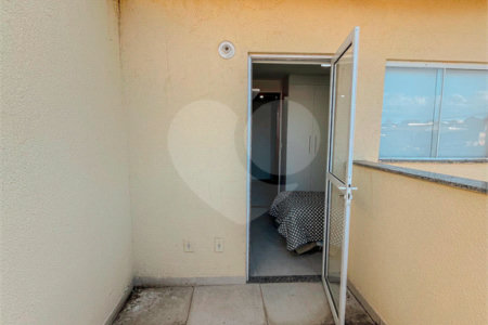 Casa à venda com 4 quartos, sendo 1 suíte, no condomínio Imperial Santa Cruz, Rio de Janeiro - RJ