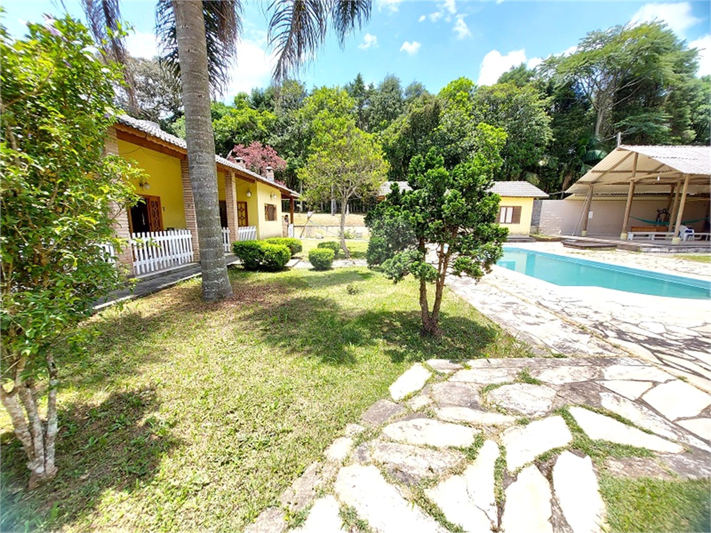 Casa à venda com 4 quartos, sendo 1 suíte, no Centro, Ibiúna, SP
