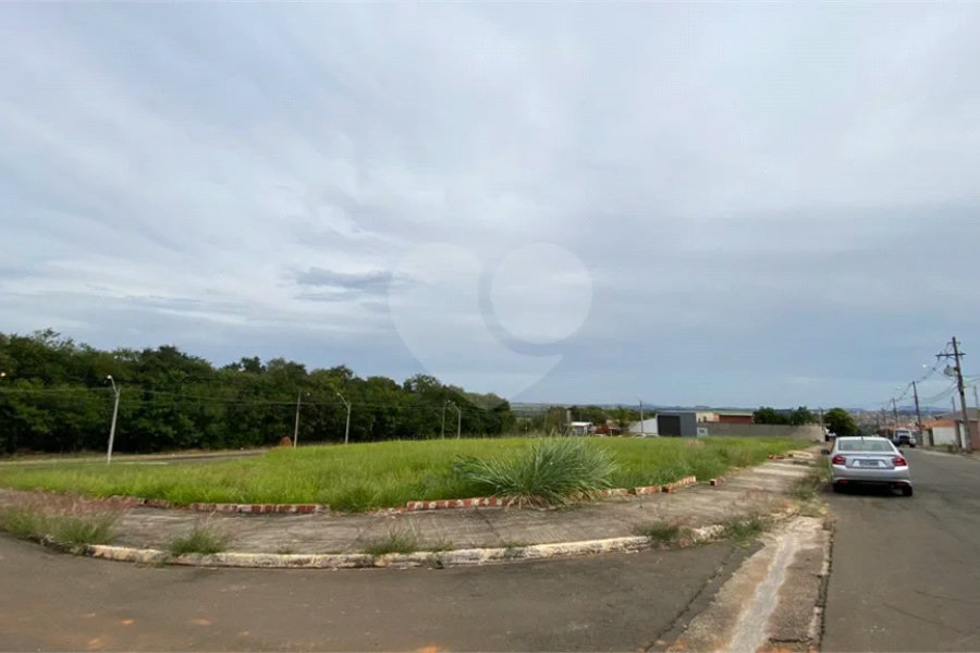 Quadra à venda na av. Rio das Pedras com 3.444 m² divido em 13 lotes bairro Altos do Taquaral