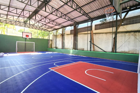Casa à venda com 3 quartos, sendo 1 suíte, no condomínio Flora Park, São Paulo - SP
