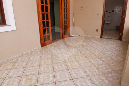 Casa à venda com 5 quartos, sendo 3 suítes, em Vila Santista, Atibaia, SP