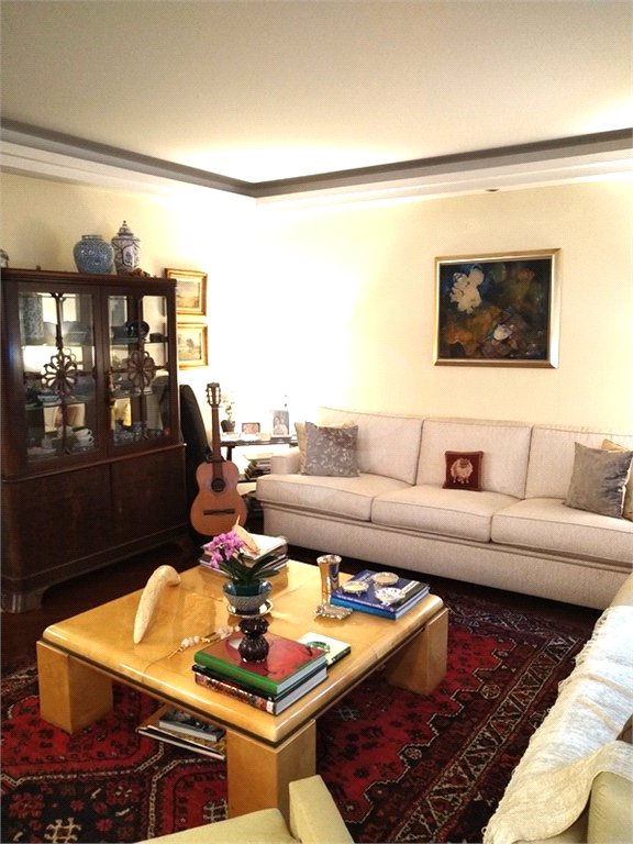 Apartamento à venda com 3 quartos, sendo 1 suíte, em Jardim Paulista, São Paulo, SP