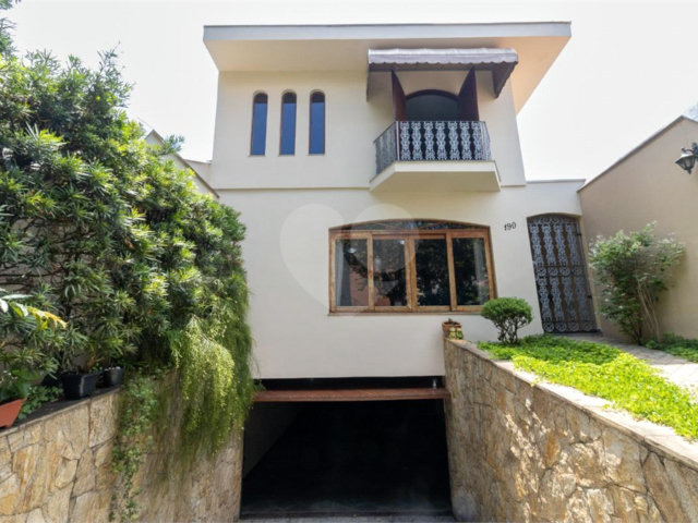Casa à venda com 3 suítes em Vila Pereira Barreto, São Paulo, SP