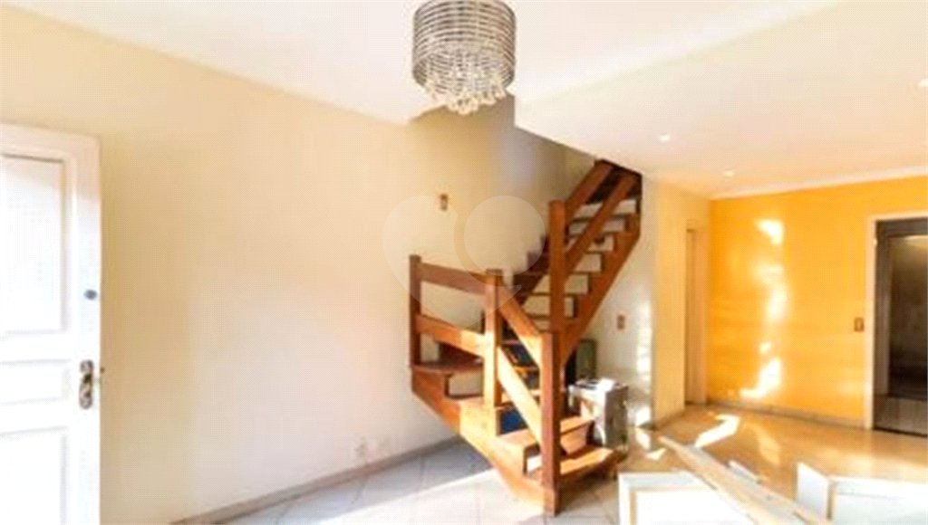 Casa à venda com 2 quartos, sendo 1 suíte,  no condomínio Village Palmas, São Paulo - SP