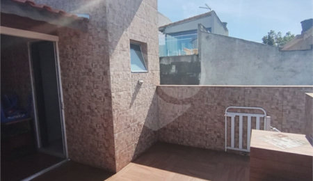 Sobrado à venda com 2 quartos, sendo 1 suíte, em Parque Novo Oratório, Santo André, SP