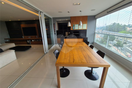 Apartamento à venda com 3 suítes em Campo Belo, São Paulo, SP