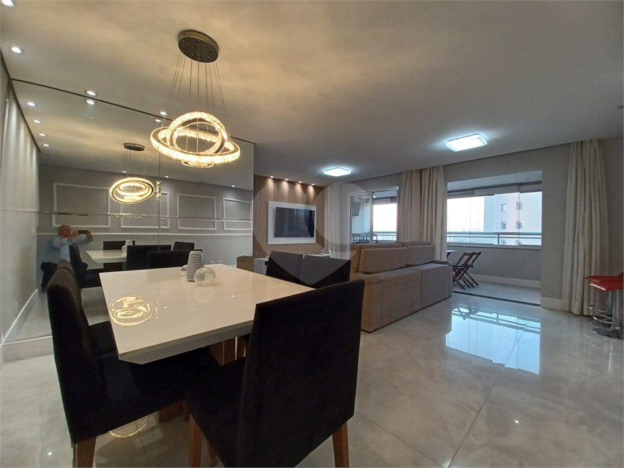 Apartamento à venda com 3 suítes em Vila Suzana, São Paulo, SP