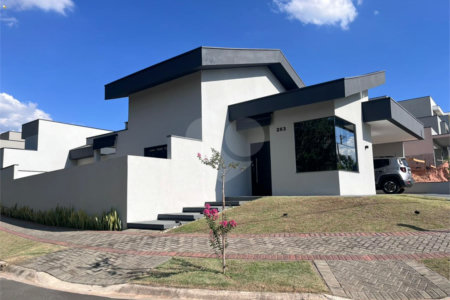 Casa à venda com 3 quartos, sendo 1 suíte, no condomínio Jardim Laguna, Indaiatuba - SP