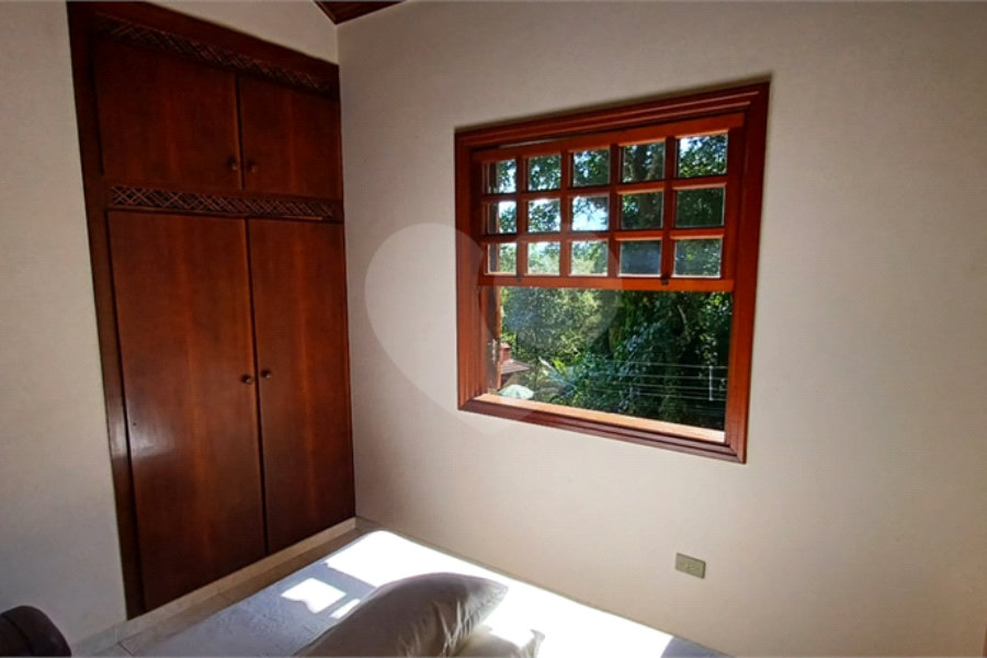 Casa à venda com 3 quartos, sendo 1 suíte, no condomínio Clube de Campo Fazenda Tabarã, Mairiporã - SP