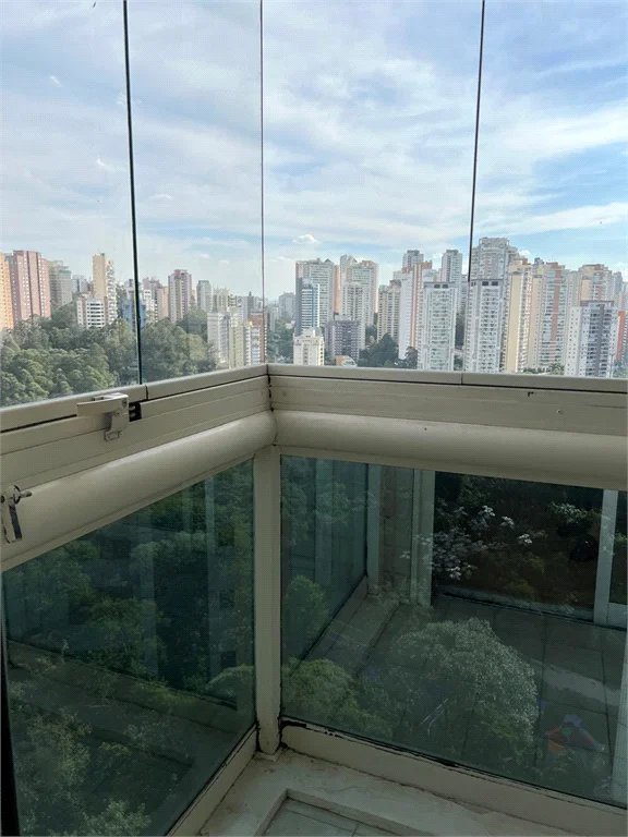 Apartamento à venda com 4 suítes em Paraíso do Morumbi, São Paulo, SP