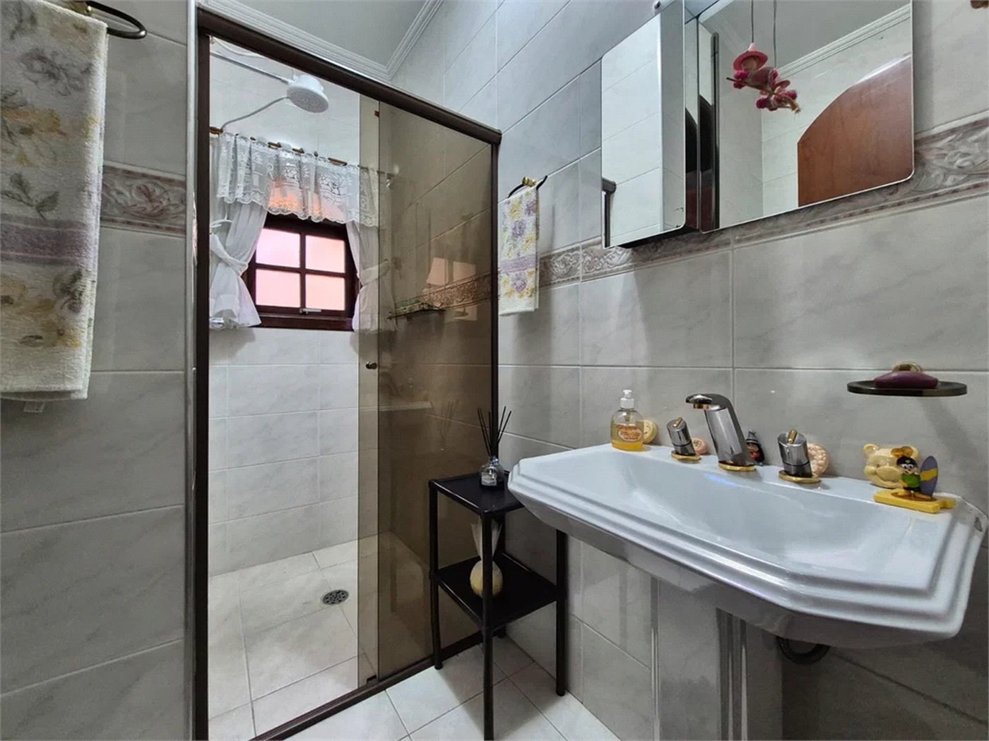 Sobrado à venda com 3 quartos, sendo 1 suíte, em Jardim Sarah, São Paulo, SP