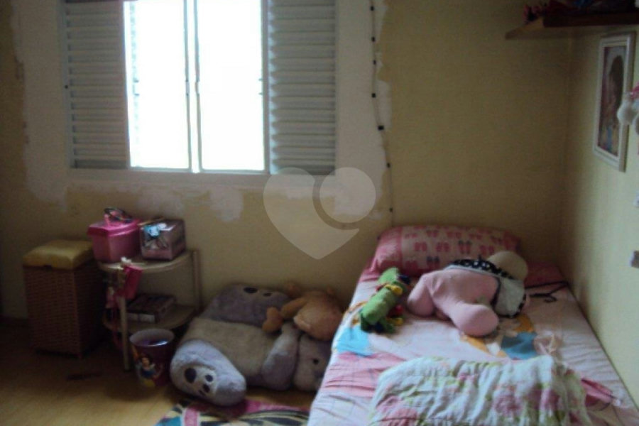 Sobrado à venda com 3 quartos, sendo 1 suíte, em Parque Peruche, São Paulo, SP