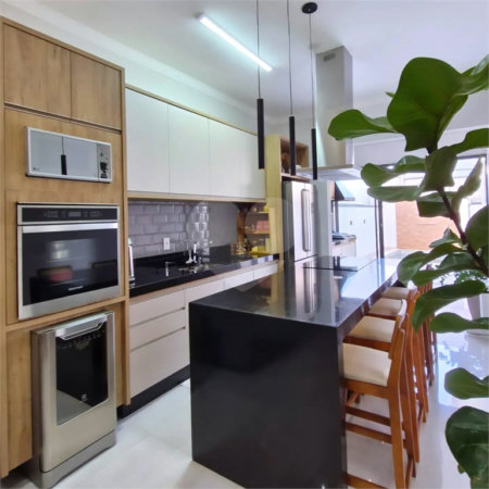 Casa à venda com 2 quartos, sendo 1 suíte, no condomínio Vila Rica, Indaiatuba - SP