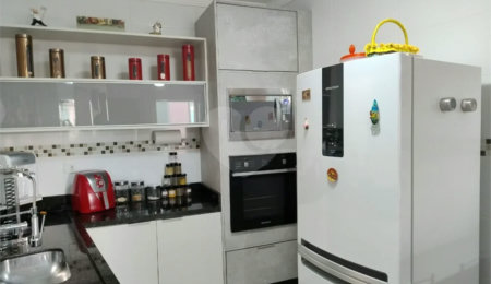 Vende-se Sobrado com 2 Suítes em Condomínio Fechado – Vila Ré