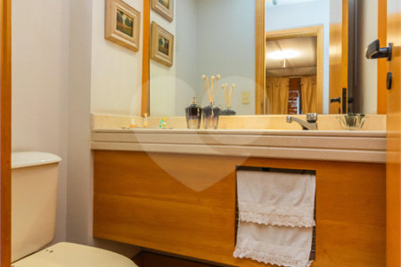 Apartamento à venda com 4 quartos, sendo 3 suítes, em Alto da Lapa, São Paulo, SP
