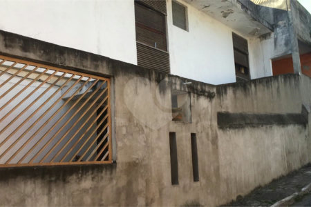 Sobrado à venda com 3 quartos em Vila Medeiros, São Paulo, SP