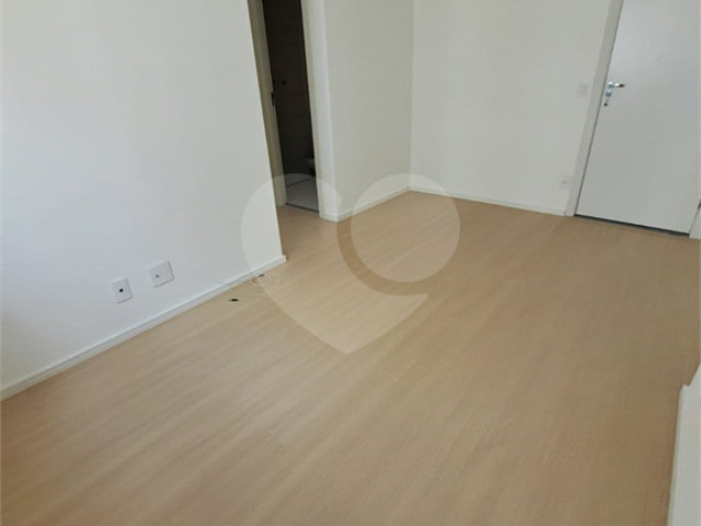 Apartamento à venda com 2 quartos, sendo 1 suíte,  em Campo Limpo, São Paulo, SP