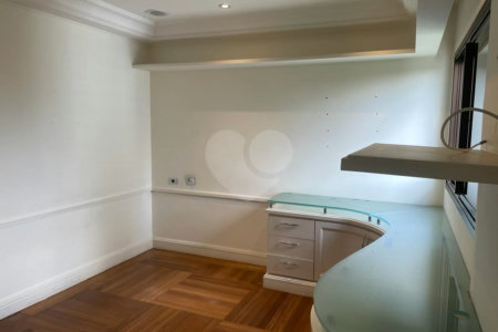 Apartamento à venda com 4 suítes em Vila Suzana, São Paulo, SP