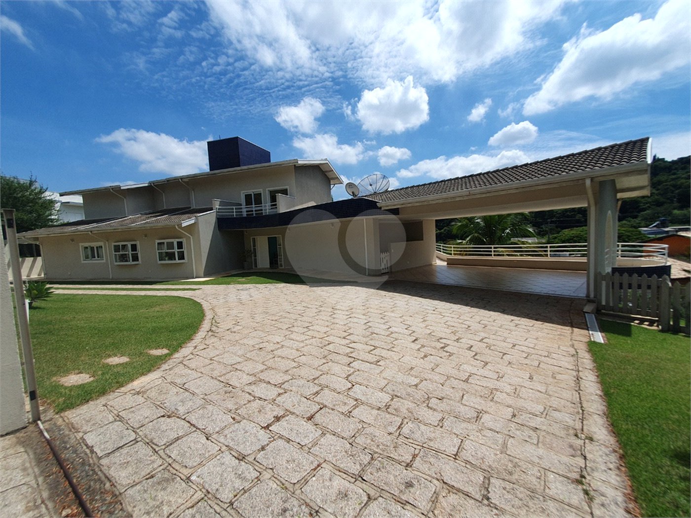 Casa à venda com 5 suítes no condomínio Vila Hípica I, Vinhedo - SP