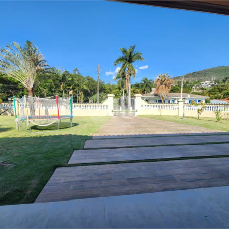 Casa à venda com 7 quartos, sendo 1 suíte, em Condomínio Flamboyant-b, Atibaia, SP