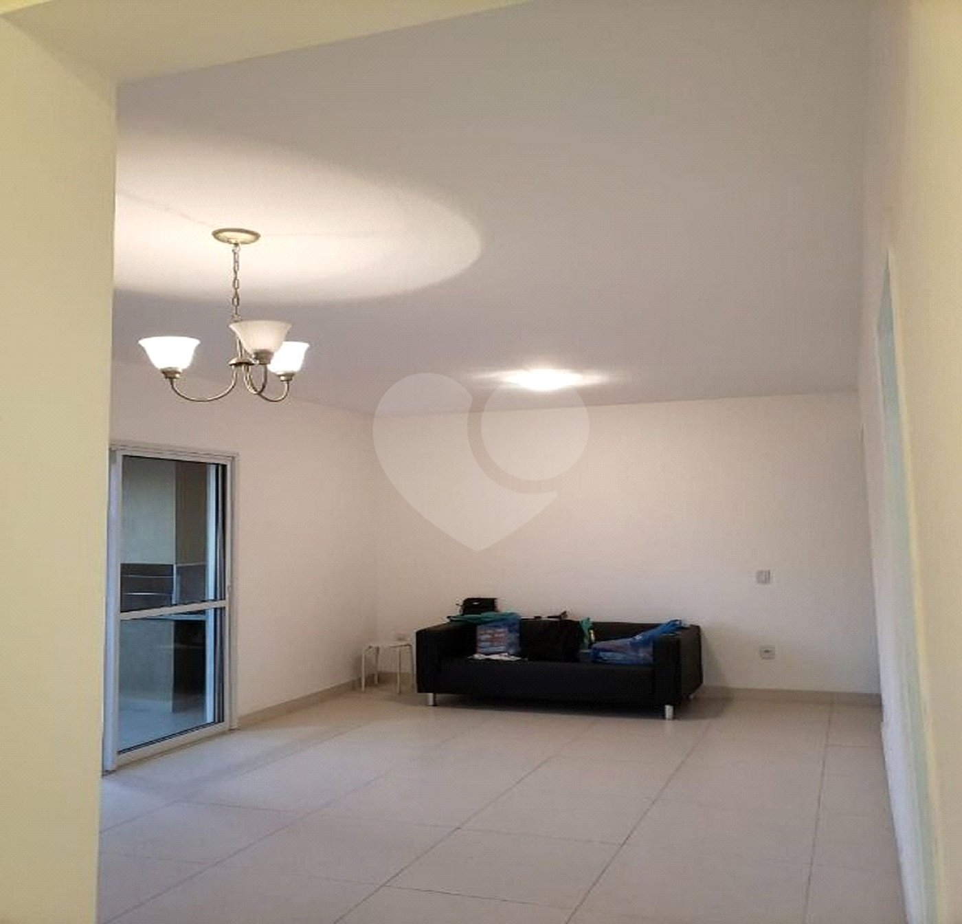 Apartamento à venda com 3 quartos, sendo 1 suíte,  em Jardim Emília, Sorocaba, SP