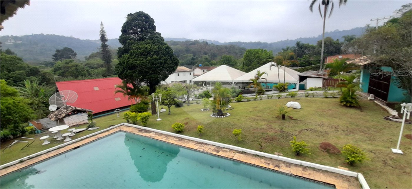 Casa Térrea à venda com 5 quartos, sendo 3 suítes, em Serra da Cantareira, Mairiporã, SP