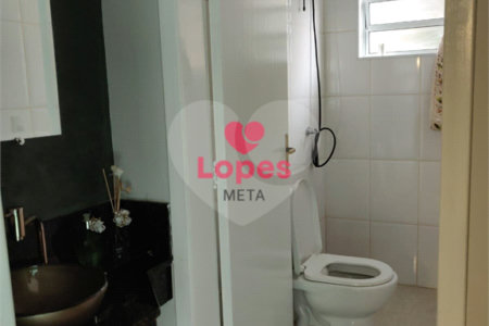 Casa à venda com 3 suítes no condomínio Jaridim Coleginho, Jacareí - SP