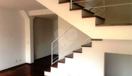 Casa à venda com 3 quartos, sendo 1 suíte,  no condomínio Vila das Macieiras, São Paulo - SP