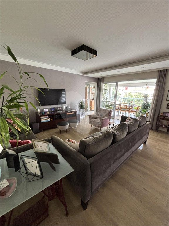 Apartamento à venda com 3 suítes em Aclimação, São Paulo, SP