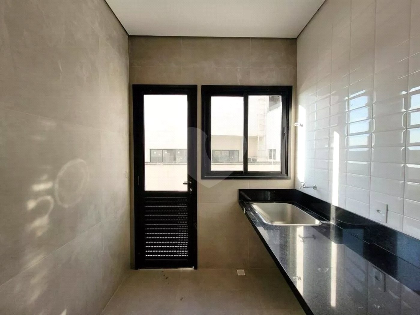 Casa à venda com 5 quartos, sendo 4 suítes,  no condomínio Alphaville Nova Esplanada 3, Votorantim - SP