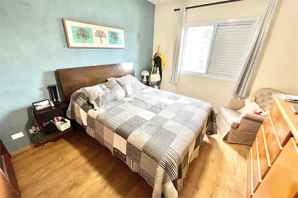 Sobrado à venda com 3 quartos, sendo 1 suíte, em Vila Vitório Mazzei, São Paulo, SP