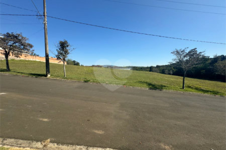 Terreno à venda com 1 suíte no condomínio Village Saint Charbel, Araçoiaba da Serra - SP