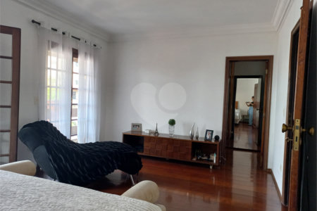 Casa à venda com 3 suítes em Parque Monte Alegre, Taboão da Serra, SP