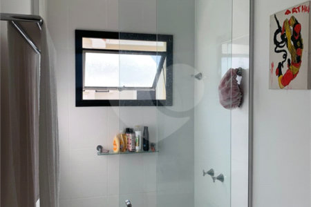 Casa à venda com 4 suítes no condomínio Vila Inglesa, Atibaia - SP