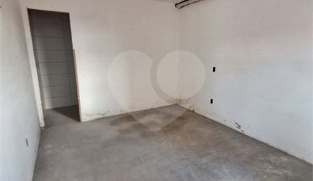 Casa à venda com 2 quartos no condomínio Ângelo Calandrino, São Paulo - SP