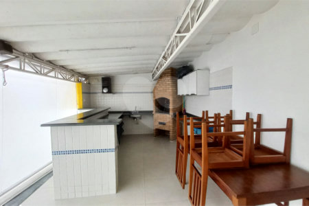 Sobrado à venda com 3 quartos, sendo 1 suíte, em Vila Gomes, São Paulo, SP